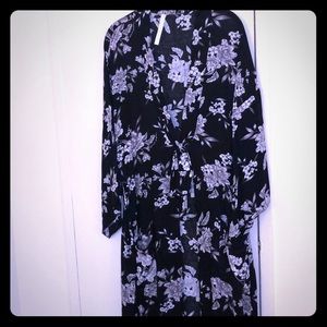 NWOT Floral Kimono